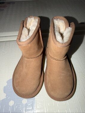 UGG Chestnut Suede Kids' Classic Mini II Boot